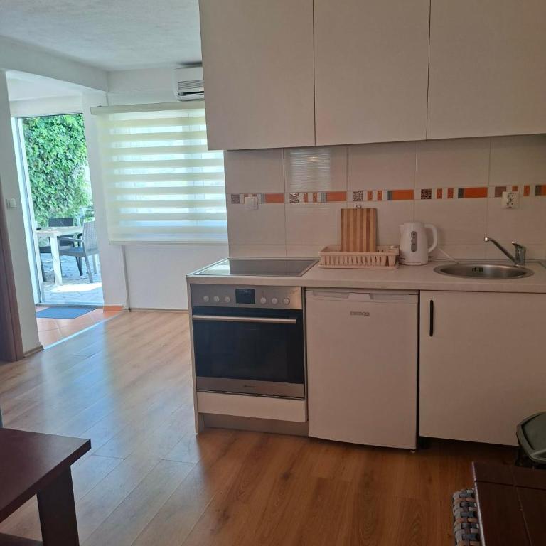 SkyLine apartments - Apartment with Garden View - 2