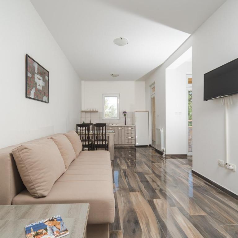 Apartmani Agape - Apartment with View and Balcony - 1