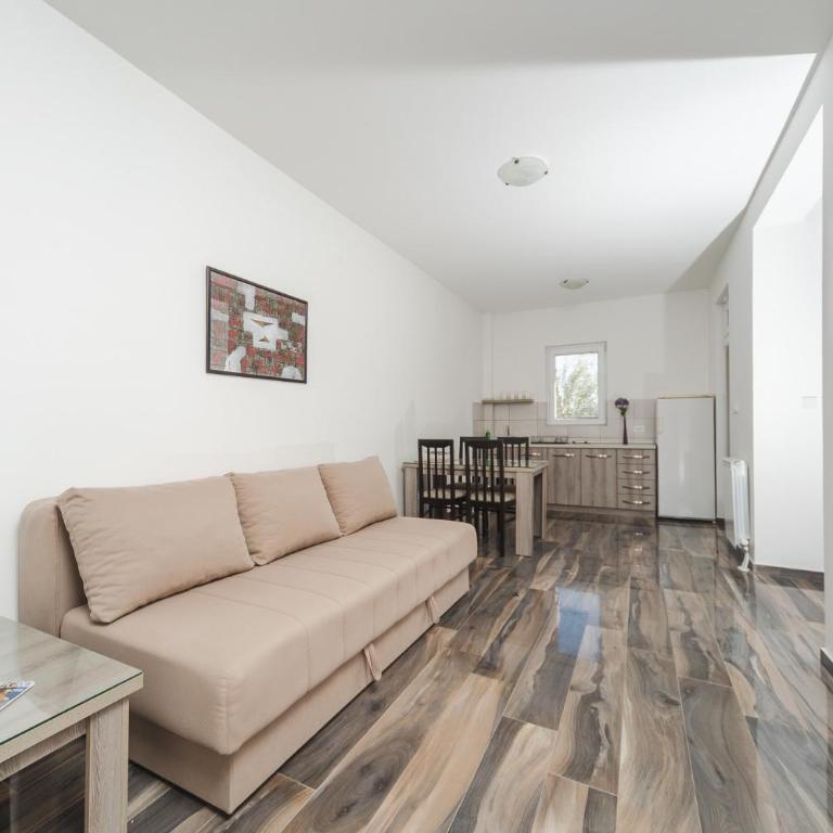 Apartmani Agape - Apartment with View and Balcony - 3