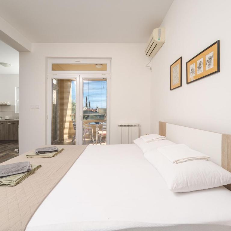 Apartmani Agape - Apartment with View and Balcony - 2