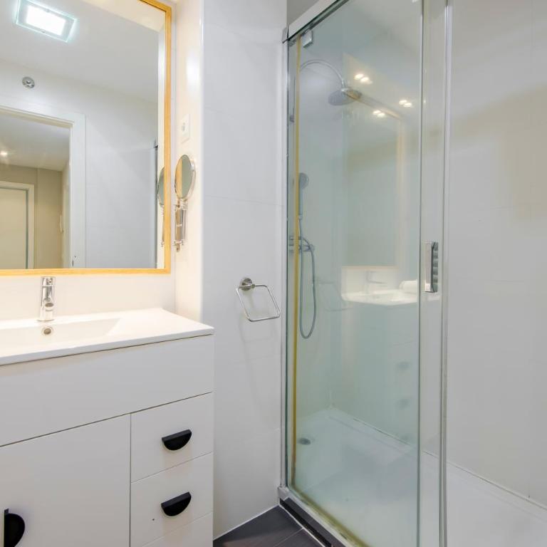 Descanso para 6 en Adrian Pulido con Parking - Two-Bedroom Apartment - 9