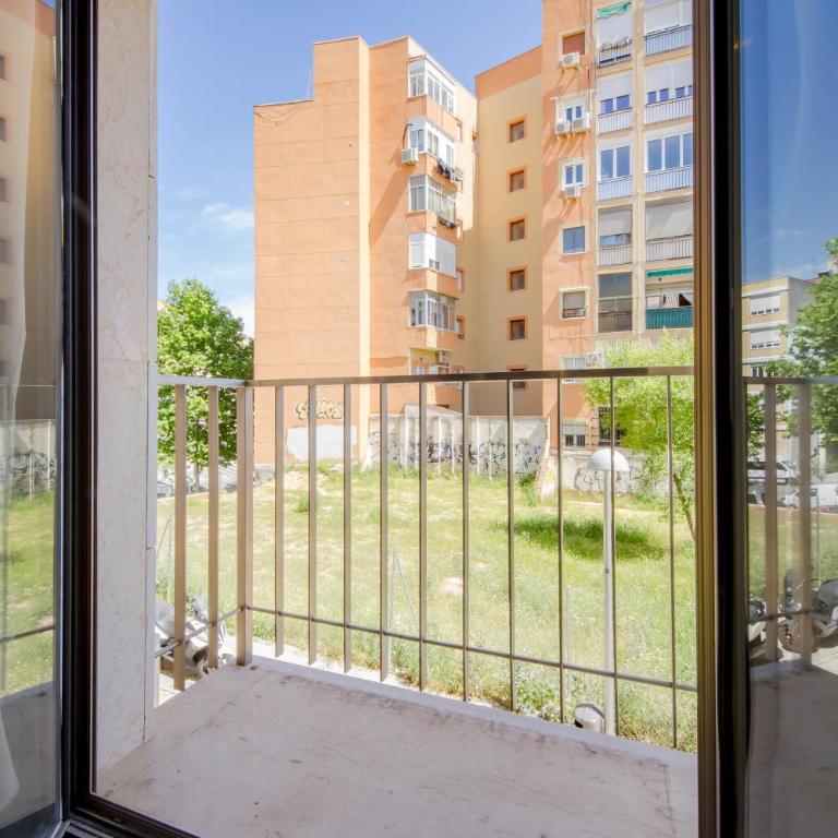 Descanso para 6 en Adrian Pulido con Parking - Two-Bedroom Apartment - 2