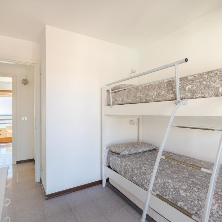 Fronte mare con parcheggio! - Appartamento con 2 Camere da Letto - 13