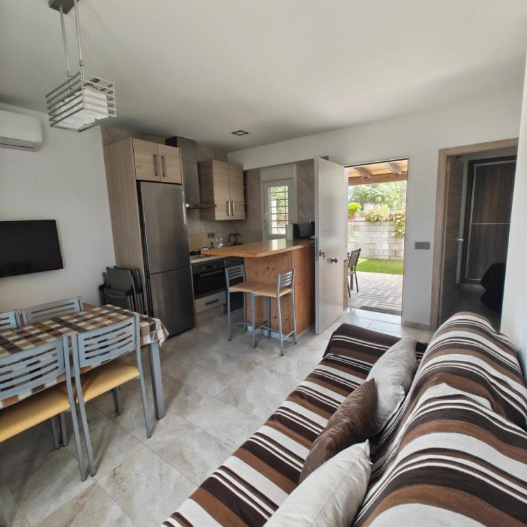 Apartamento El Palmar, a 500 metros de la Playa - Apartamento de 2 dormitorios con terraza - 3