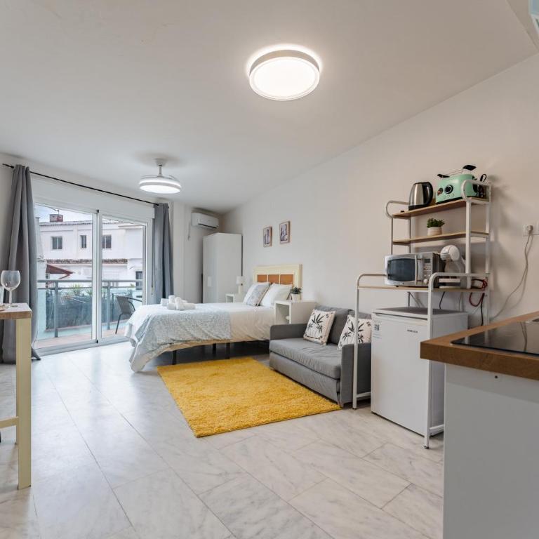 MalagaSuite Downtown Apartment Torremolinos - Apartamento con terraza - 3