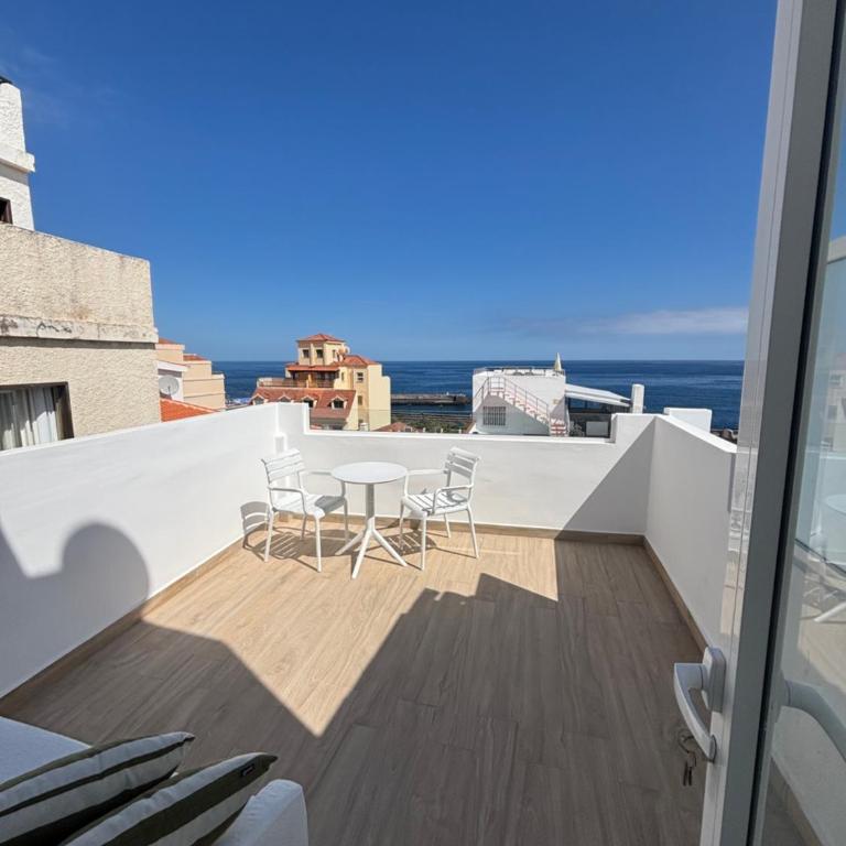 Hotel Monopol - Habitación Doble Deluxe con balcón y vistas al mar - 1