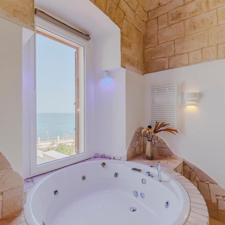 Ventidue Venti - King Room with Spa Bath - 3