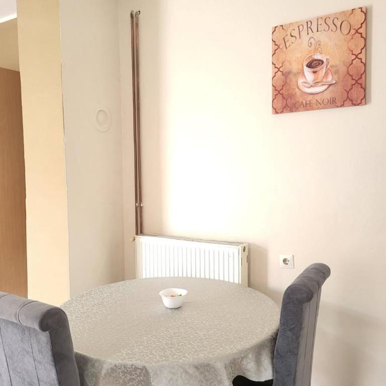 Apartman MAJA - Četvorokrevetna Soba sa Sopstvenim Kupatilom - 13