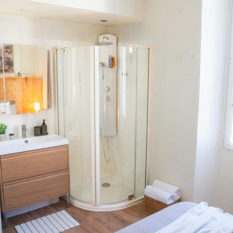 Appartement à Cannes vue sur les toits et ciel - Appartement - 10