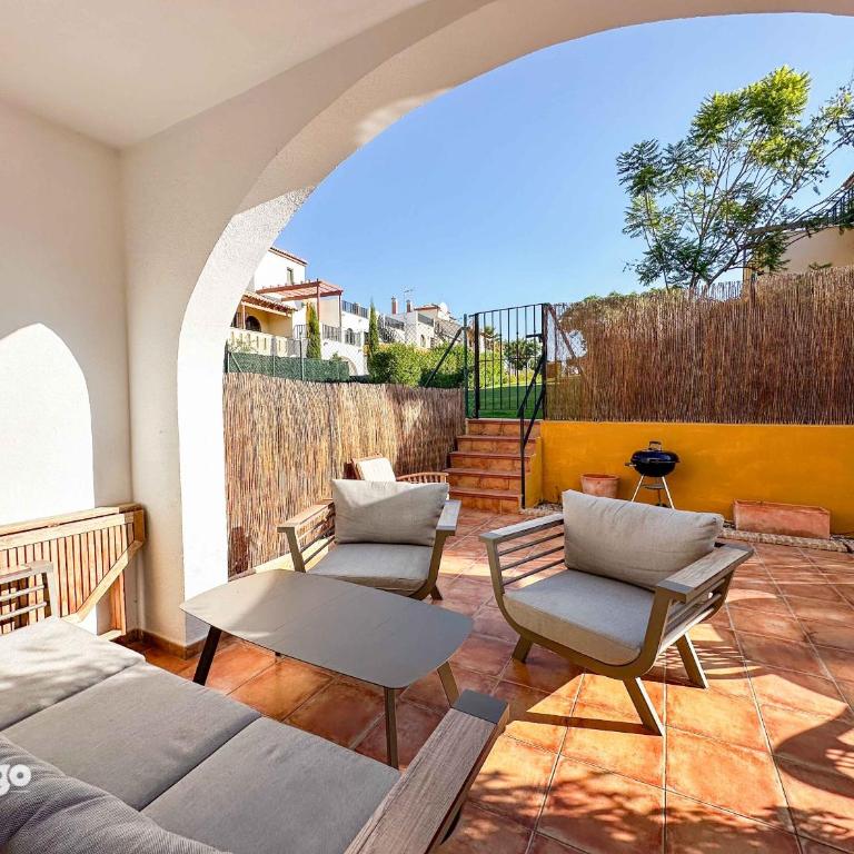 (ROU002) Cómoda Casa con Puerta a la Piscina - Casa Unifamiliar de 3 dormitorios - 1