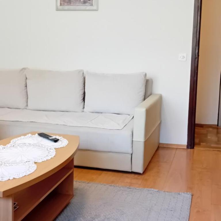 GALBY - Dobrinja - 1km from the airport - Apartman sa 2 Spavaće Sobe - 4