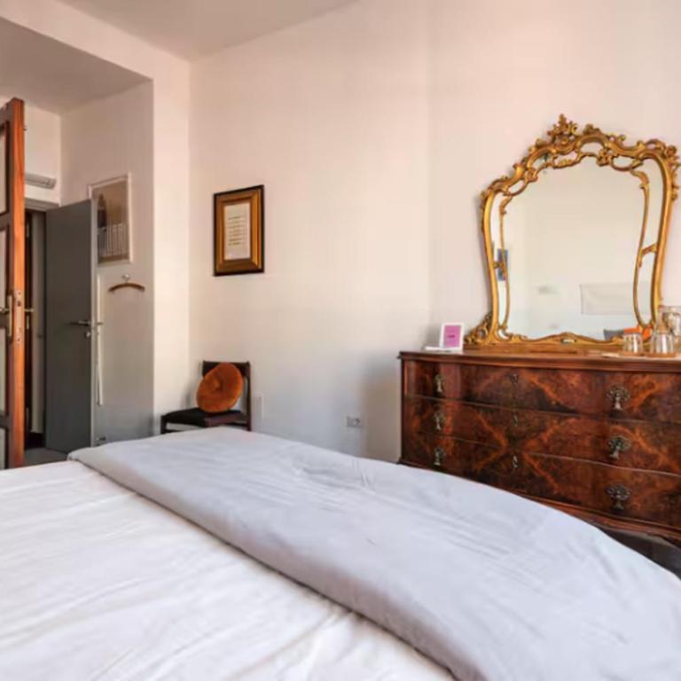 Domus Eura - Locazione Turistica - Double Room with Balcony - 13