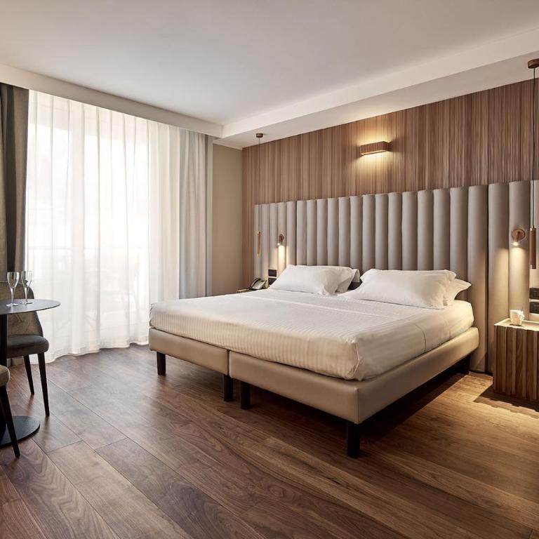 Hotel Kristal Palace - Tonelli Hotels - Adult Friendly - Attic Room with Lake View - 7