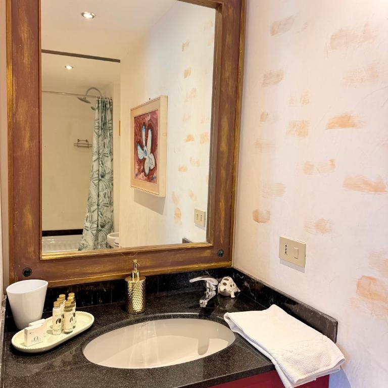 Villa La Dogana B&B di Charme - Historic Villa with a beautiful garden - private parking - Camera Quadrupla Deluxe - 1
