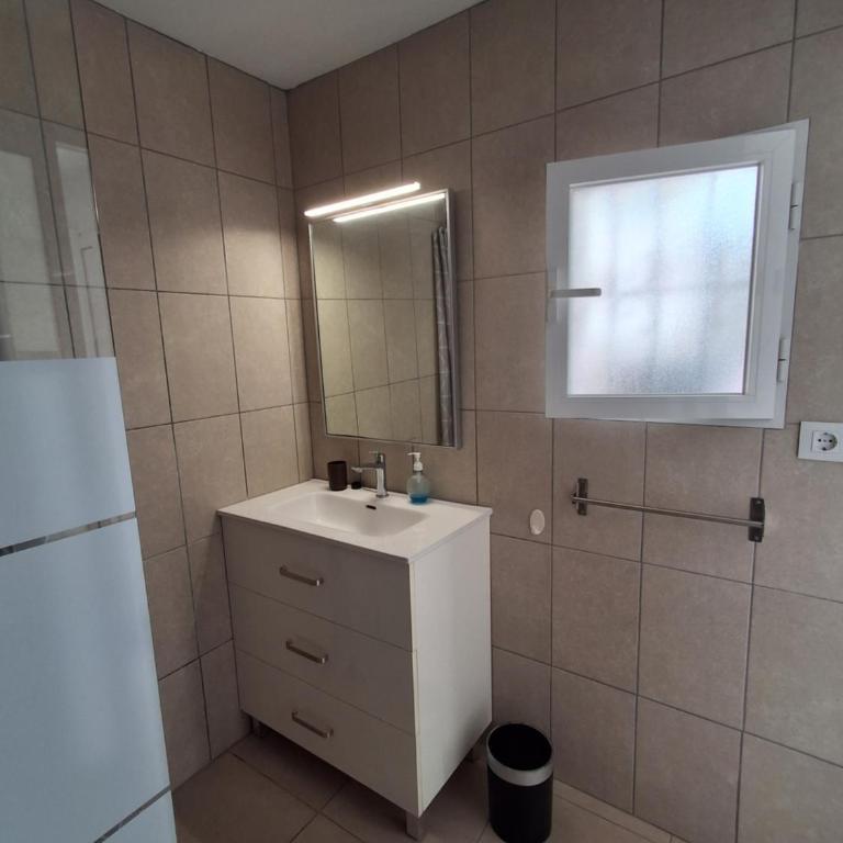 Casita Mona - Attractive Studio Apartment 4kms from the beach - One-Bedroom Apartment - 7