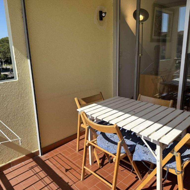 AIG 62 – Studio cabine – Résidence Voile d’Oc – Gruissan – 4 personnes - Appartement avec Balcon - 2