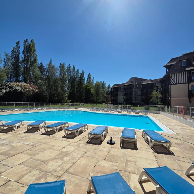 Zen et Mer à Deauville, Piscine, Parking, Wifi - Apartment mit 2 Schlafzimmern und Terrasse - 2