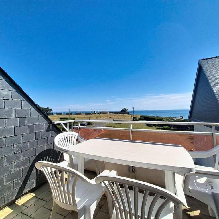 Quiberon - 2 Pièces + Mezzanine avec 2 Balcons, Parking, Près de la Mer - FR-1-478-125 - Apartment (5 Erwachsene) - 1