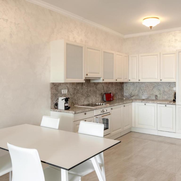 Sea Shine - Three-Bedroom Superior Apartment - 6