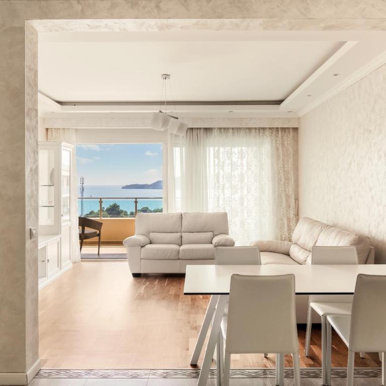 Sea Shine - Three-Bedroom Superior Apartment - 1