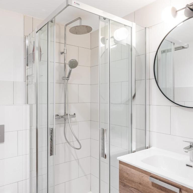 Appartement spacieux T4 de 110m² avec terrasses et parking, parfait pour vos vacances - FR-1-546-49 - Apartment - 9