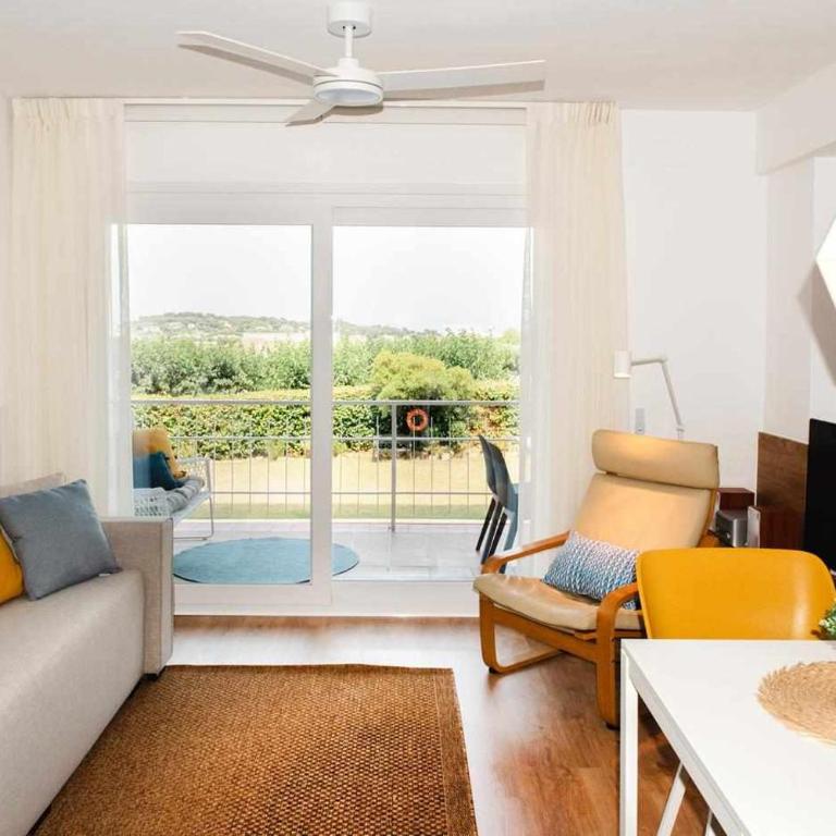 Apartamento reformado a 300m de la playa - Apartamento con vistas a la piscina - 1