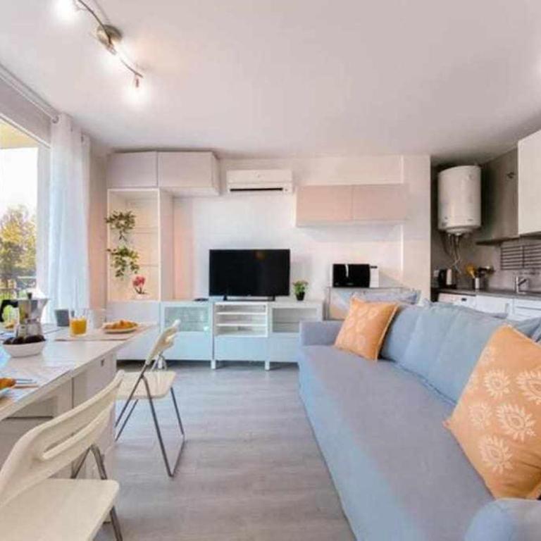 300 Meters to Pedregalejo Beach | Work-Friendly - Apartamento de 3 dormitorios - 1