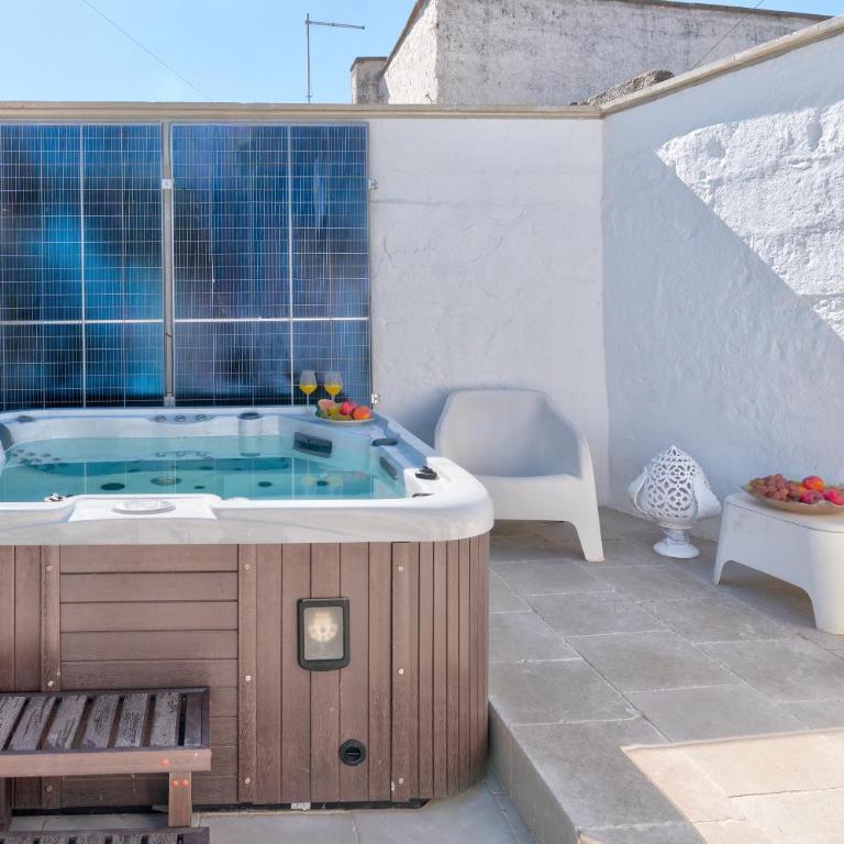 Pool & view - One-Bedroom Apartment - 1