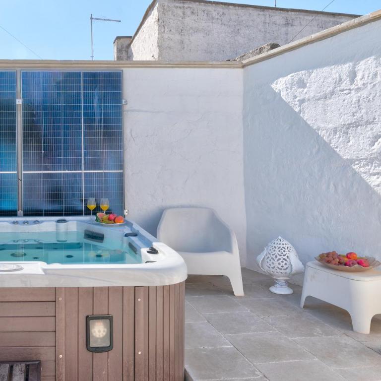 Pool & view - One-Bedroom Apartment - 18