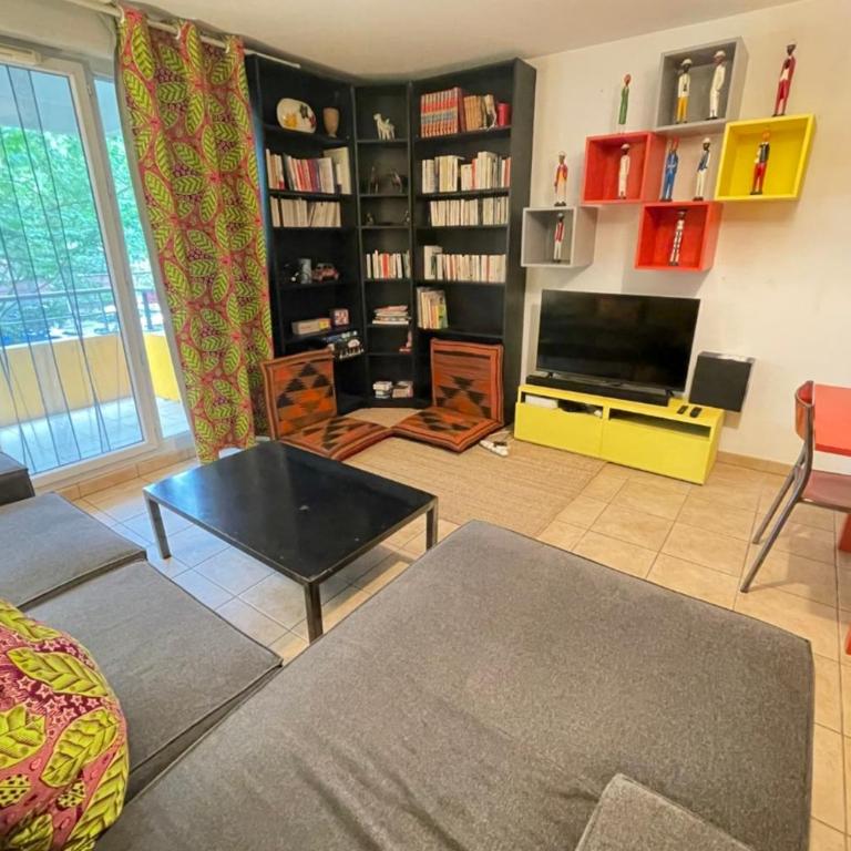 Spacious apartment close to attractions - Apartamento - 3