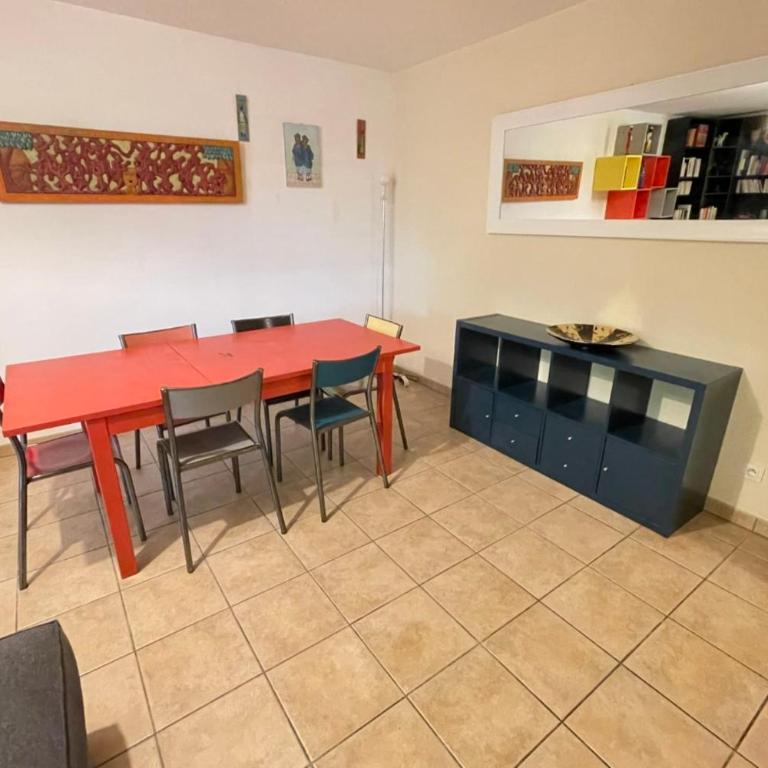 Spacious apartment close to attractions - Apartamento - 6
