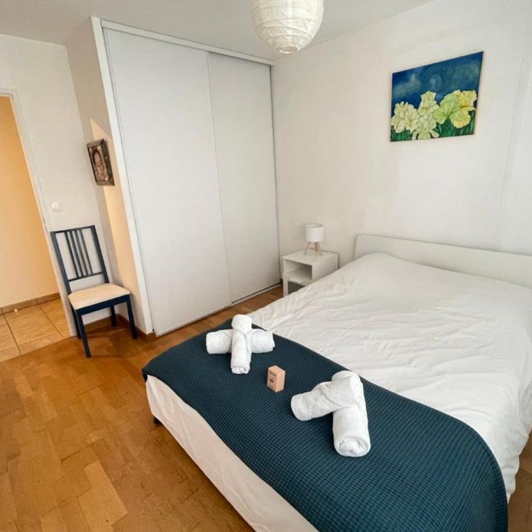 Spacious apartment close to attractions - Apartamento - 10