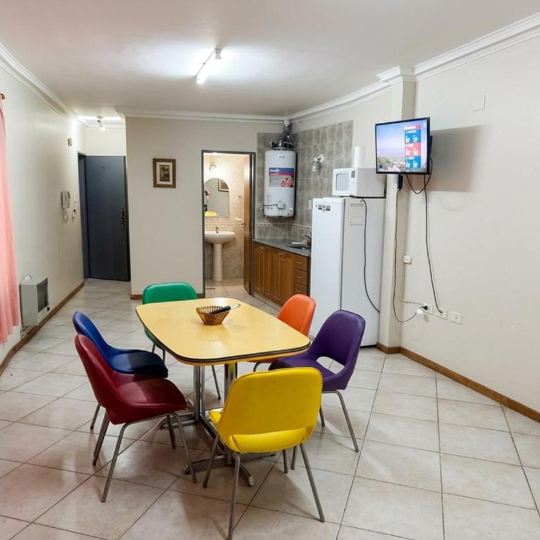 Dpto Céntrico en el corazón de Mendoza - Four-Bedroom Apartment - 4