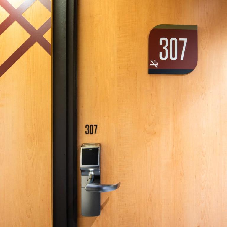 ibis Strasbourg Centre Petite France - Chambre Supérieure avec 1 lit Queen-Size et 1 Canapé-Lit Double - 13