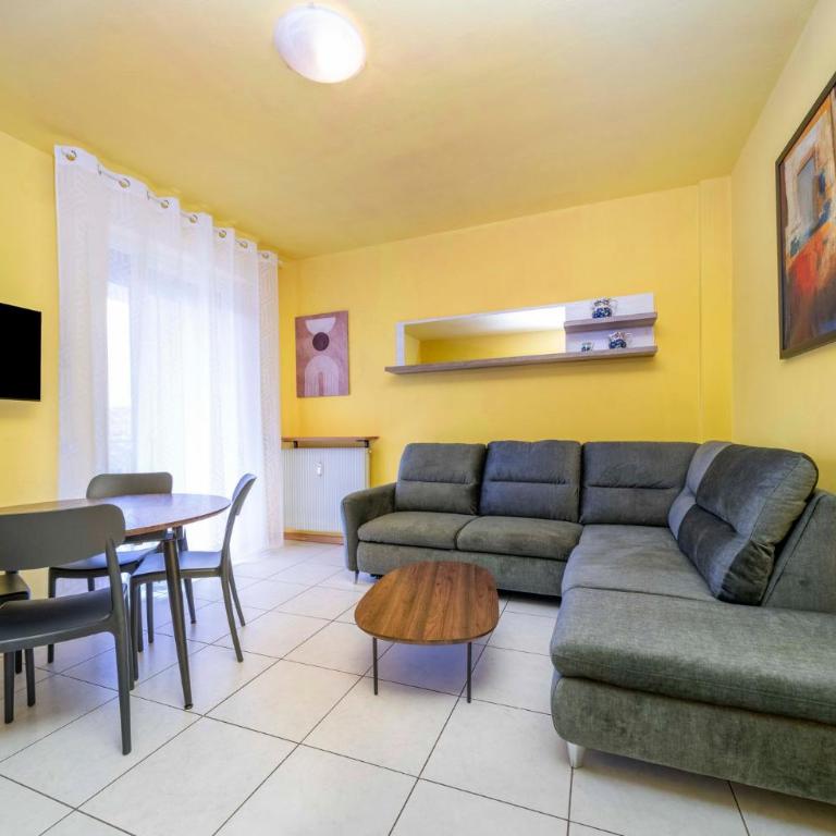 GuestHost - Carnia Urban Apartment Udine - Appartamento con 2 Camere da Letto - 1