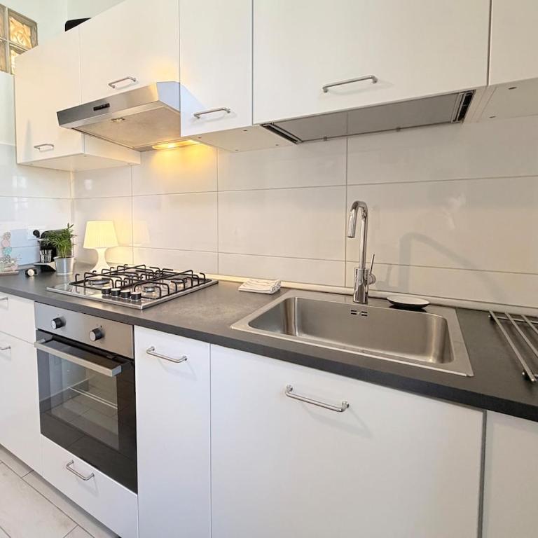 2 min from Porta Nuova - Modern Studio - One-Bedroom Apartment - 10