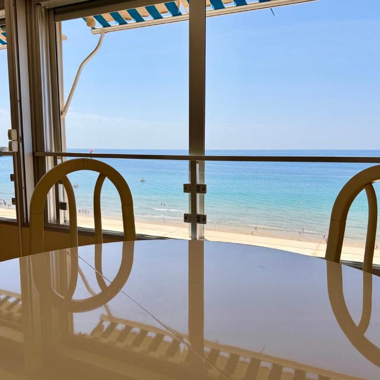 Beachfront Apartment for 6, 3 Bathrooms, Levante Beach - Two-Bedroom Apartment - 13