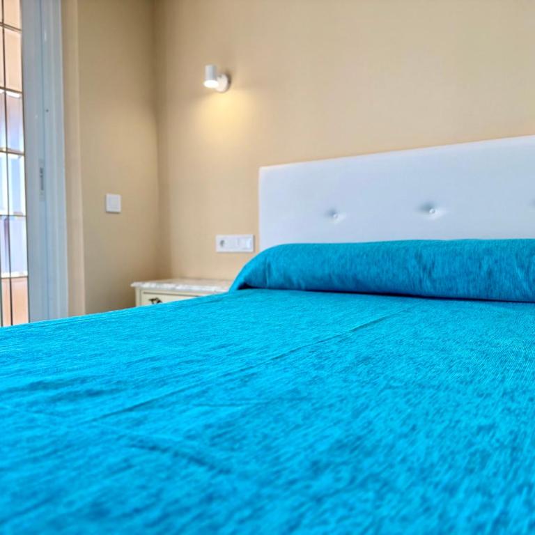 Beachfront Apartment for 6, 3 Bathrooms, Levante Beach - Two-Bedroom Apartment - 19