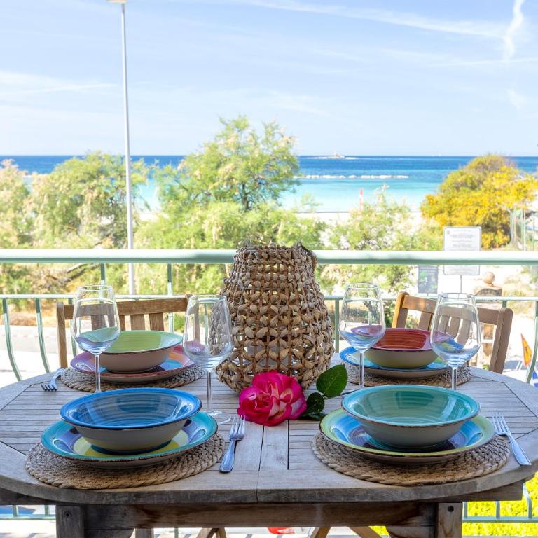 Exclusive on the beach - Two-Bedroom Apartment - 1