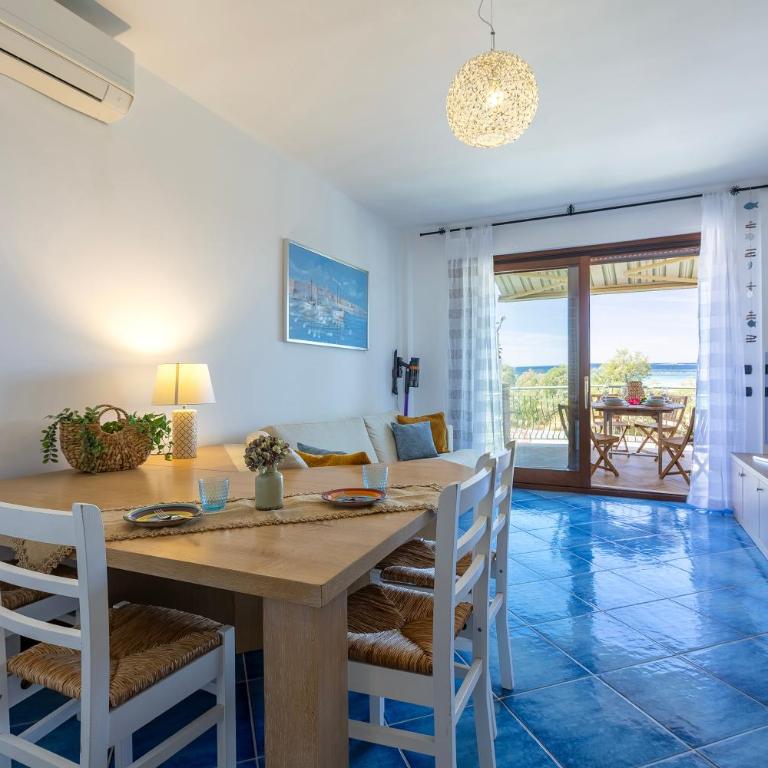 Exclusive on the beach - Two-Bedroom Apartment - 7