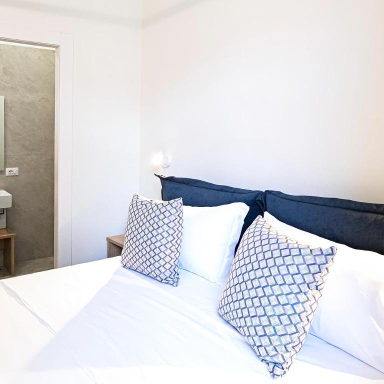 Serendipity Suites - Double Room - 6