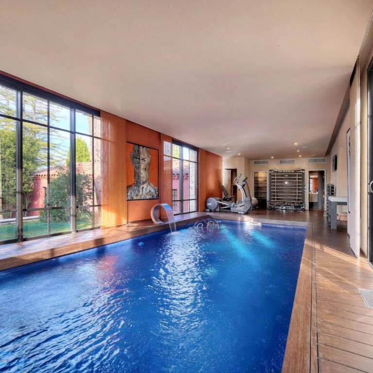 Villa ROUGE de Luxe à Mougins Piscine privée Espace Bien-être - Villa avec Piscine Privée - 17
