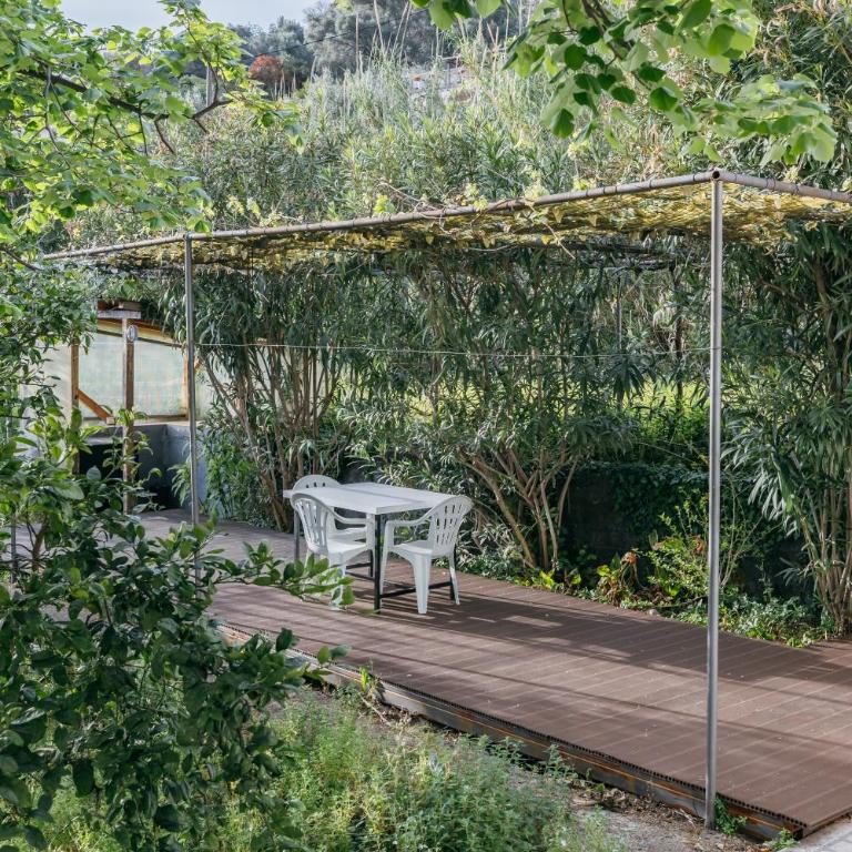 Apartments Giardino Mediterraneo - Two-Bedroom Apartment with Balcony and Terrace - 13
