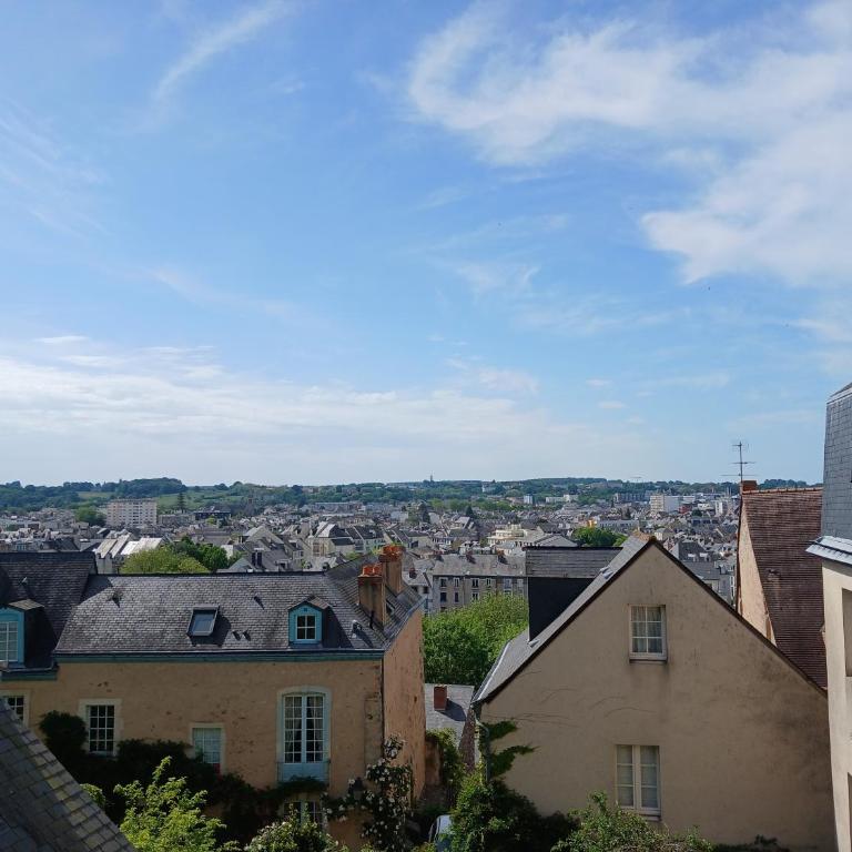 Petite Maison Romantique au calme, Cœur Historique, vue Ville et Jardin - Appartement en Duplex - 20