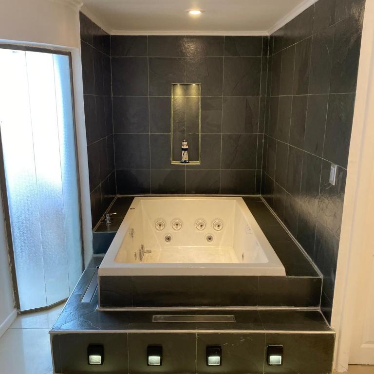 Altomiramar - Deluxe Suite with Spa Bath - 5