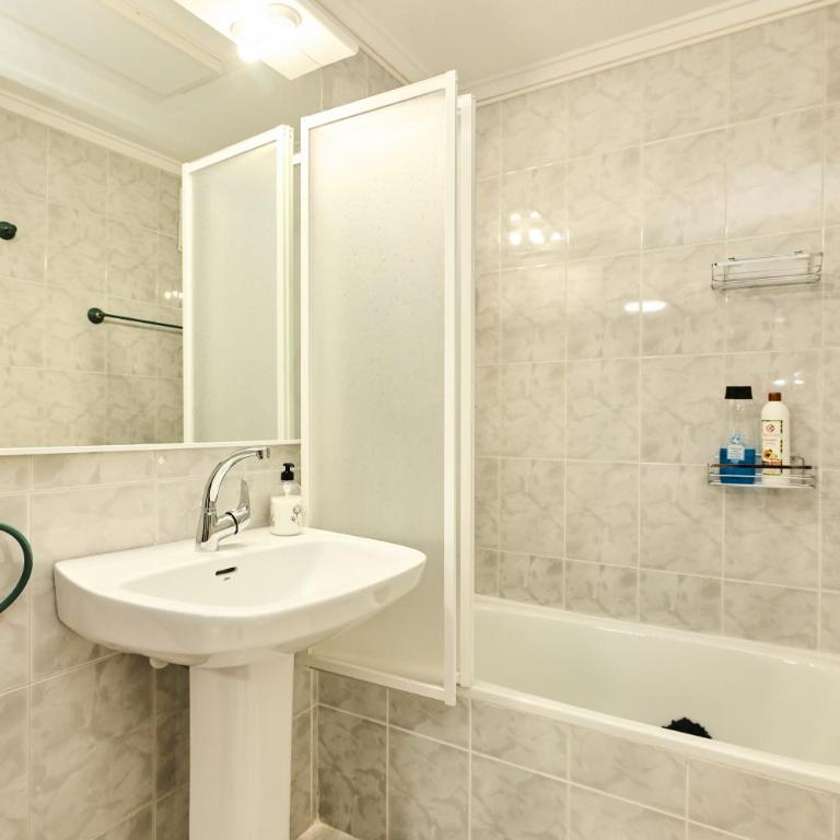 039 City Retreat - Alicante Holiday - Apartamento con balcón - 26