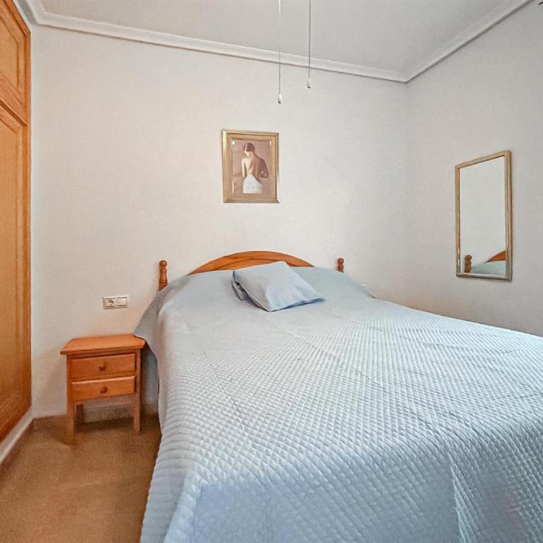 Torrevieja - Apartamento de 2 dormitorios con balcón - 8