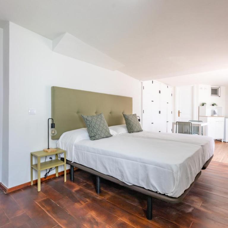 Villa Bay Beachfront Corralejo By Holidays Home - Three-Bedroom Villa - 24
