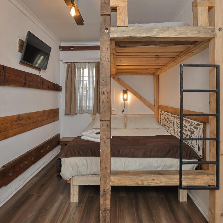 Rustika Hotel - Triple Room with Private Bathroom - 6