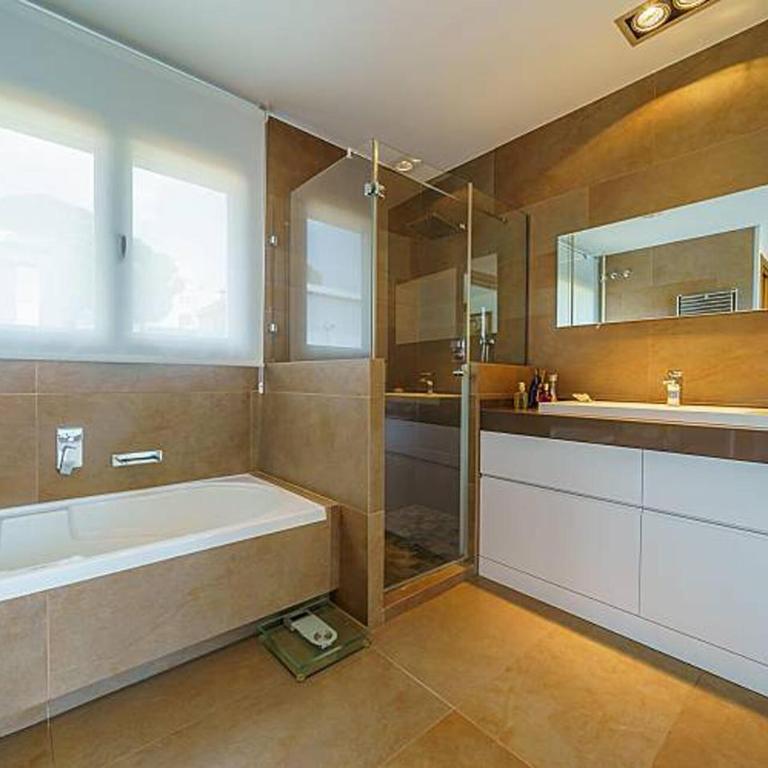 Luxurious Home In Blanes - Casa de 4 dormitorios - 12